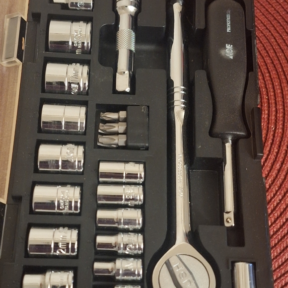 21 peice socket set - Picture 2 of 2